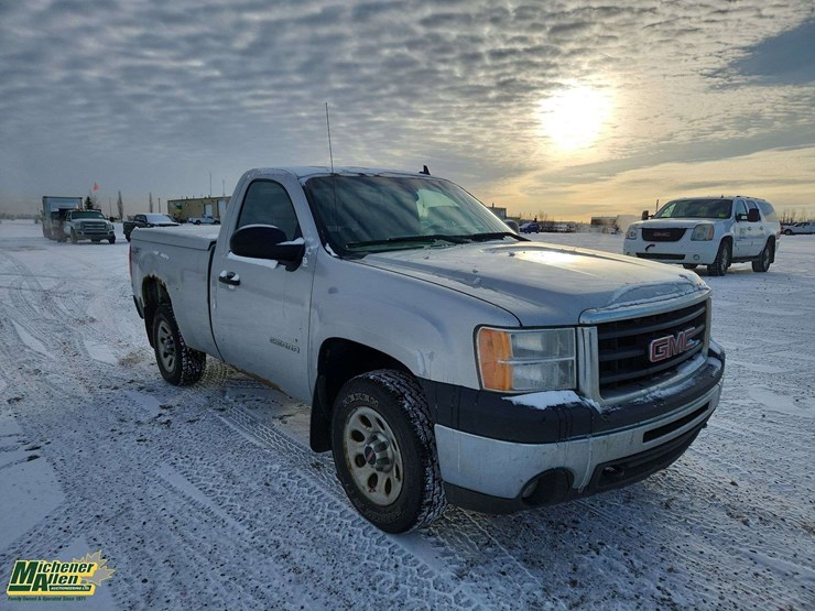 2010-gmc-sierra-1500-image-2