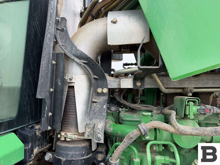 2012-john-deere-7215r-image-51