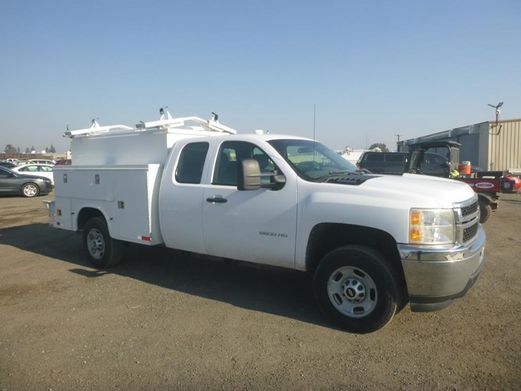 2011-chevrolet-2500-image-2