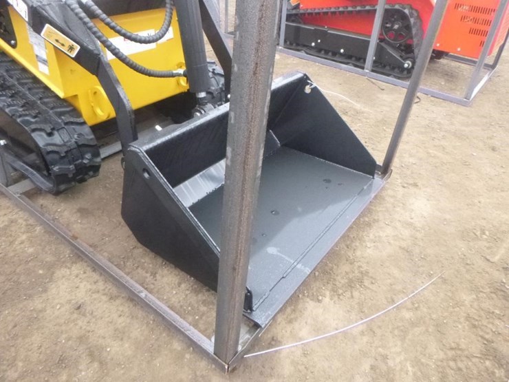 2025-agt-mx-crt23-skid-steer-track-loader-image-8