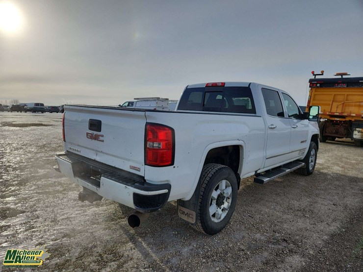2017-gmc-sierra-3500hd-image-4
