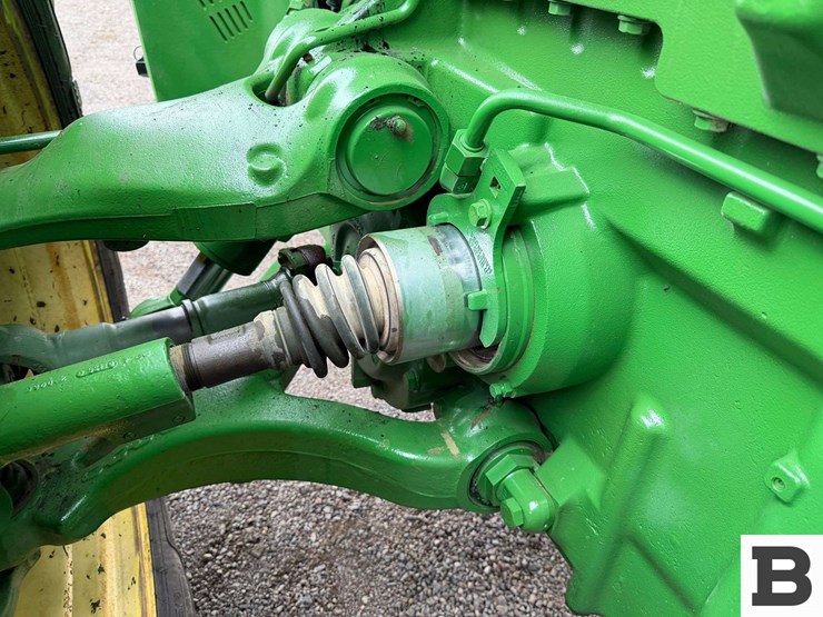2012-john-deere-8335r-image-24