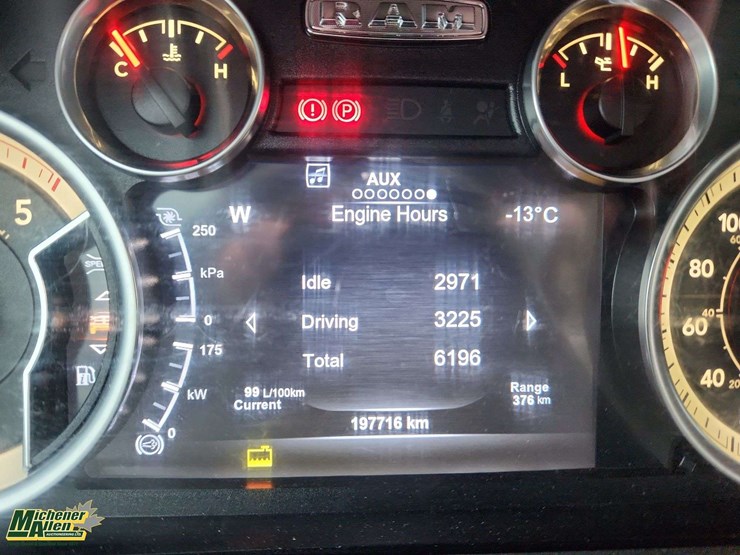 2017-dodge-3500-image-27