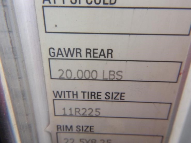 2011-peterbilt-337-image-33