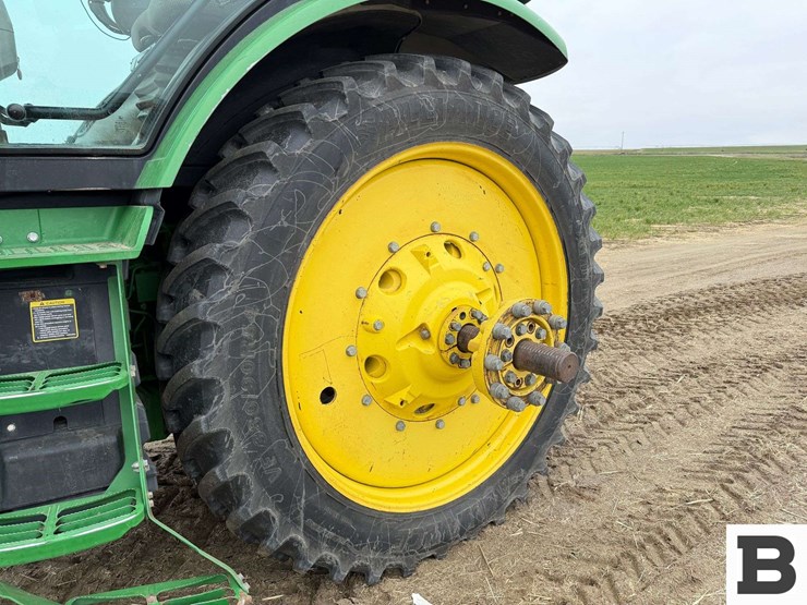 2012-john-deere-7215r-image-18