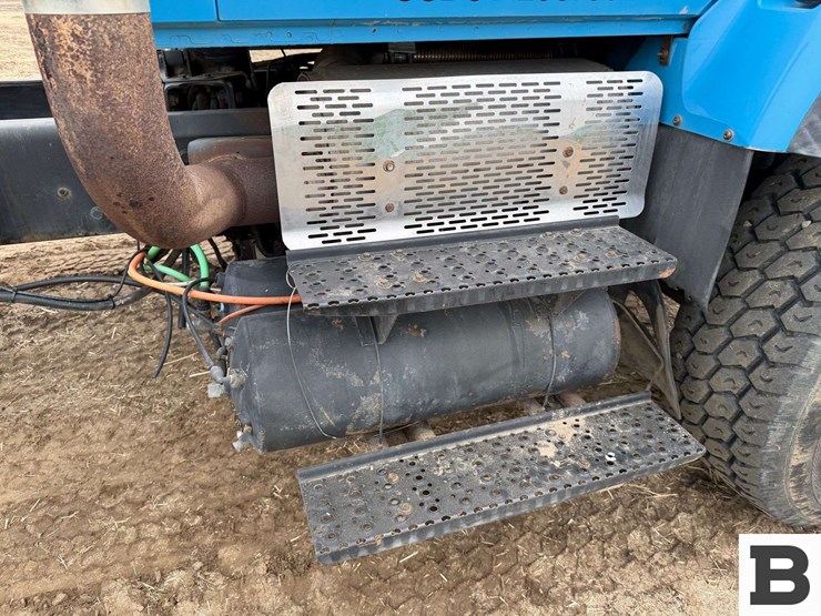 2003-international-7600-image-33