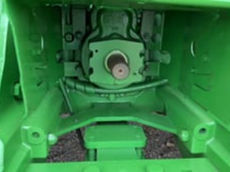 2012-john-deere-8335r-image-109