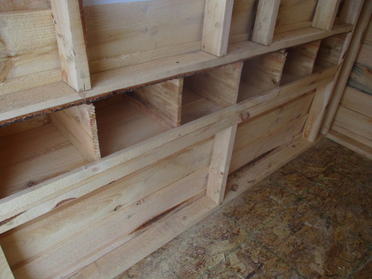 #7017-•-5x8-chicken-coop-image-5