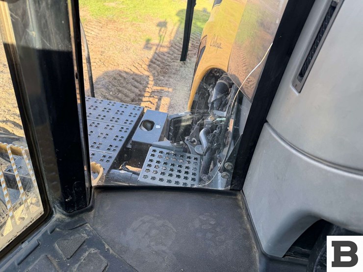 2003-challenger-mt755-image-66