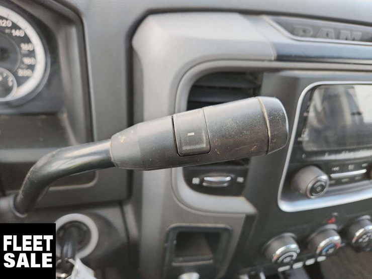 2015-ram-5500-4x4-s/a-service-truck-image-20