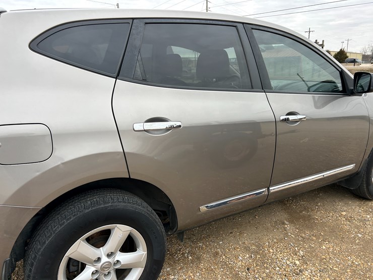 2012-nissan-rogue-image-11