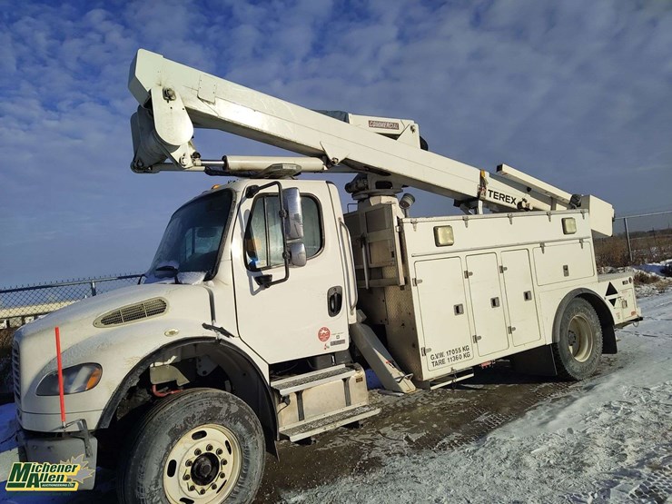 2009-freightliner-m2-106-image-24