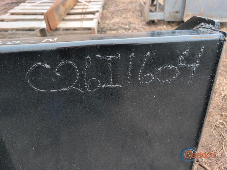 90"-quick-attach-bucket-image-3