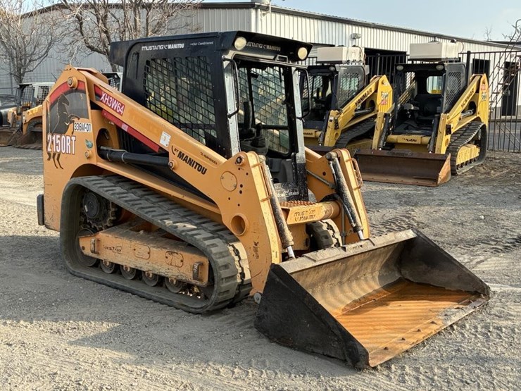 2018-mustang-2150t-skid-steer-track-loader-image-2