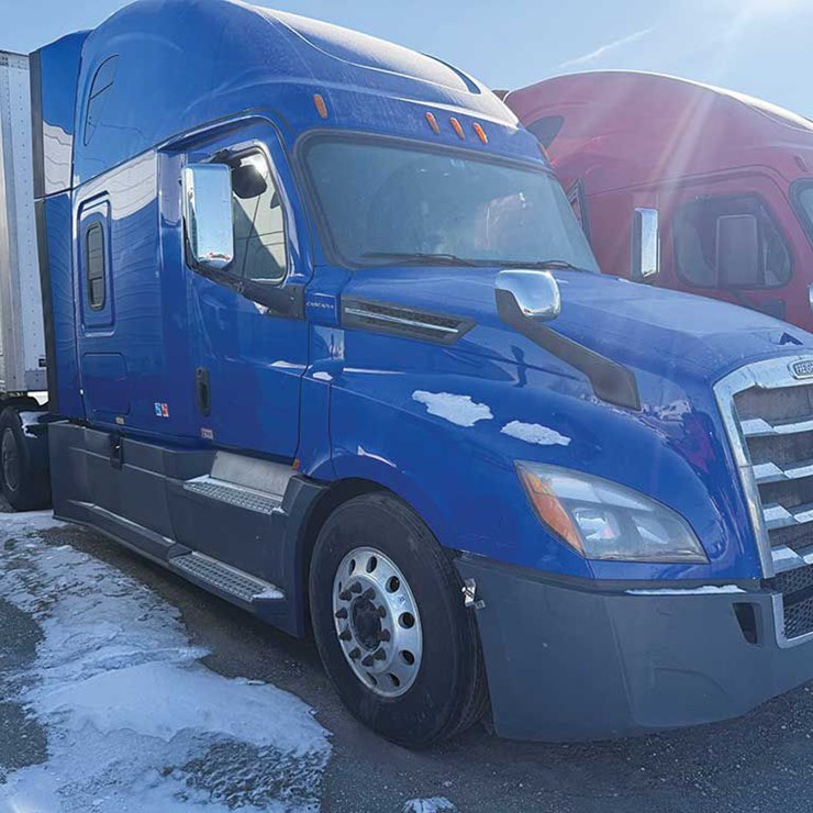 2020 FREIGHTLINER CASCADIA 126