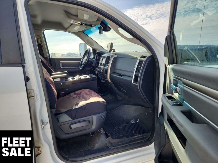 2014-ram-4500-slt-image-18