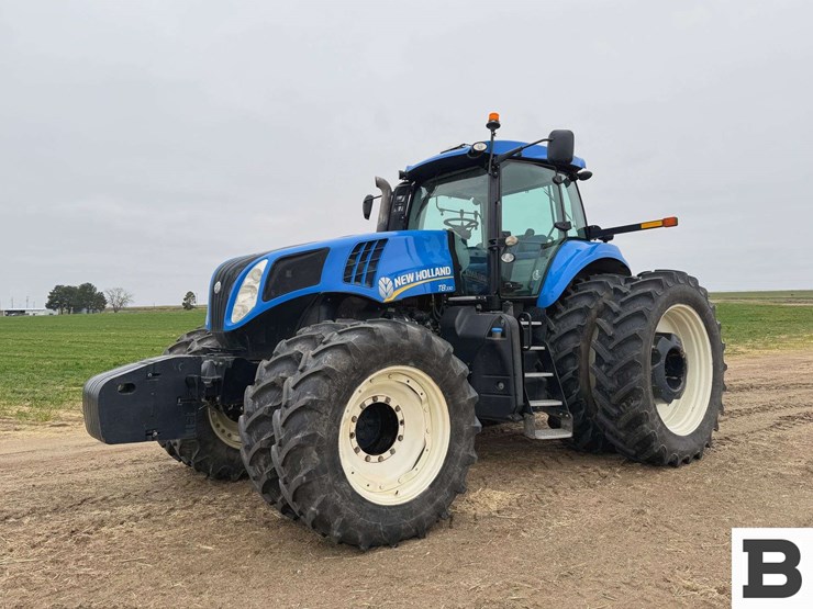 new-holland-t8.330-image-1