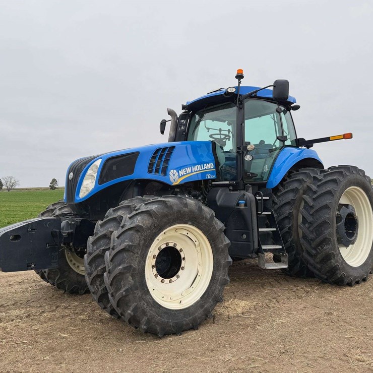 NEW HOLLAND T8.330