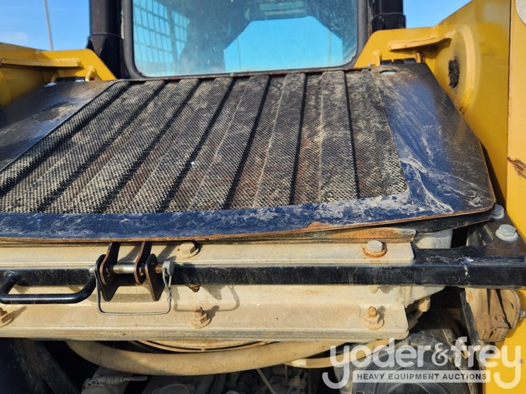 2011-caterpillar-236b3-image-17