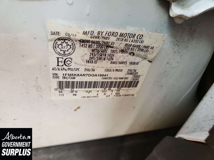 2013-ford-explorer-image-42