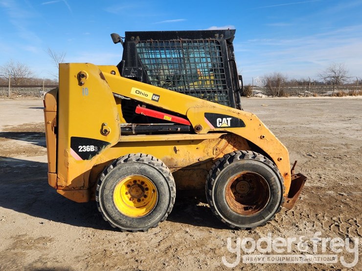 2011-caterpillar-236b3-image-5