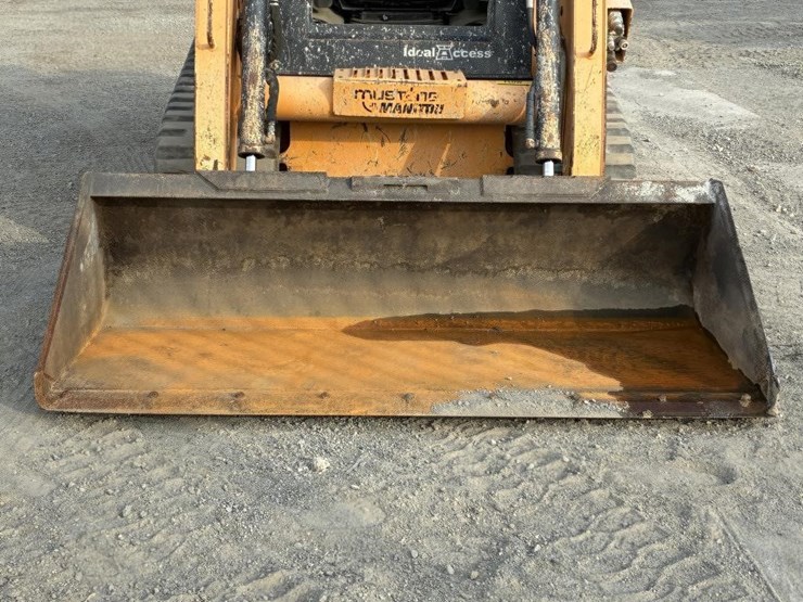 2018-mustang-2150t-skid-steer-track-loader-image-7