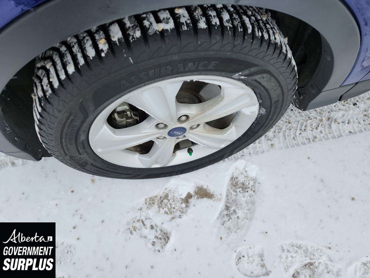 2013-ford-escape-se-image-10