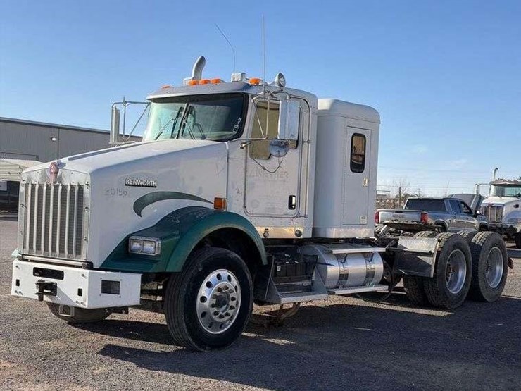 2013-kenworth-t800-image-1