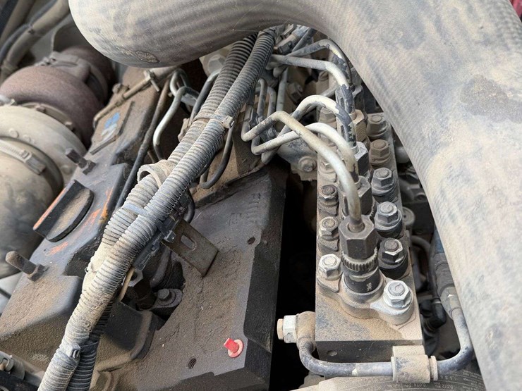 1996-freightliner-fl70-image-30