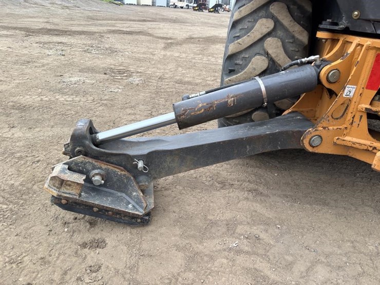 2018-case-580sn-image-27