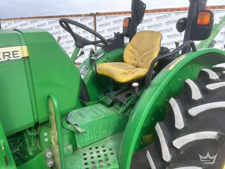 2016-john-deere-5065e-image-8