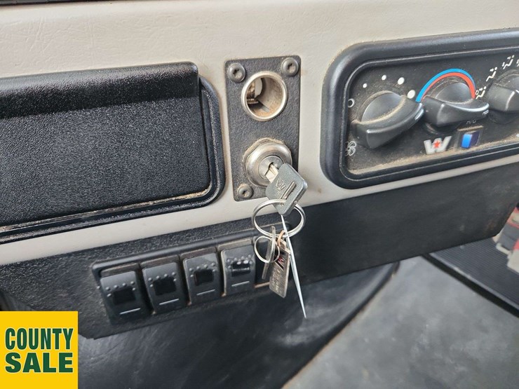 2015-western-star-4700-image-29