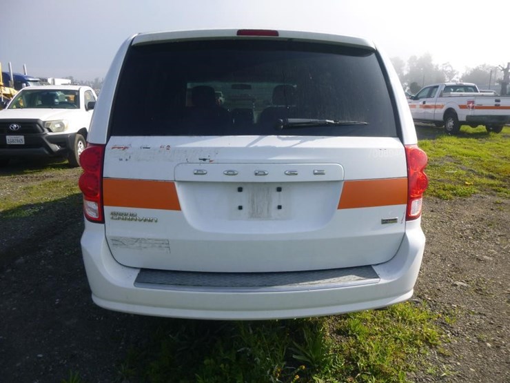 2014-dodge-grand-caravan-image-8