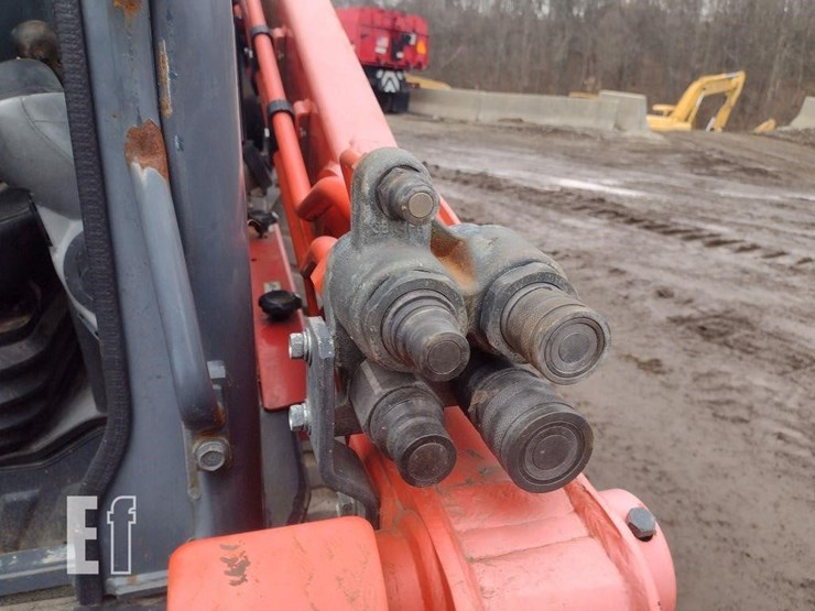 2017-kubota-svl95-2s-image-15