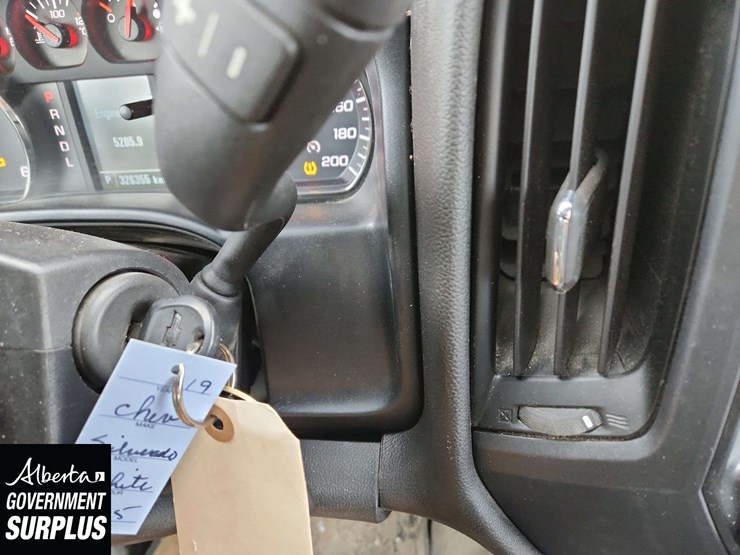 2019-chevrolet-silverado-1500-image-25