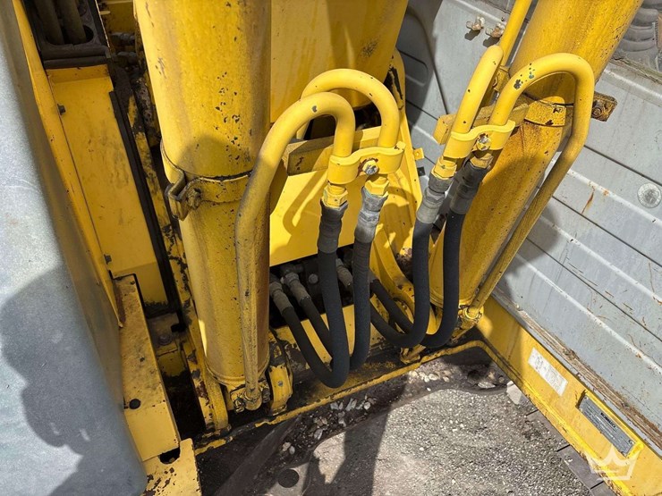 2005-kobelco-135sr-image-24