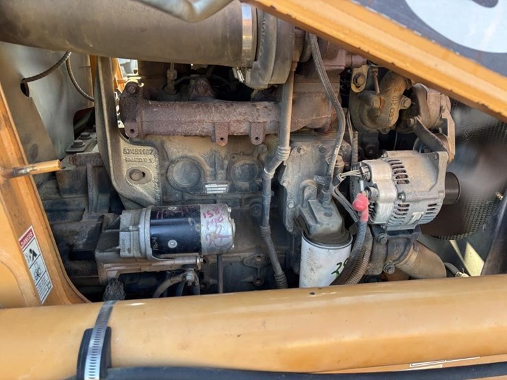 2011-case-570m-xt-image-53