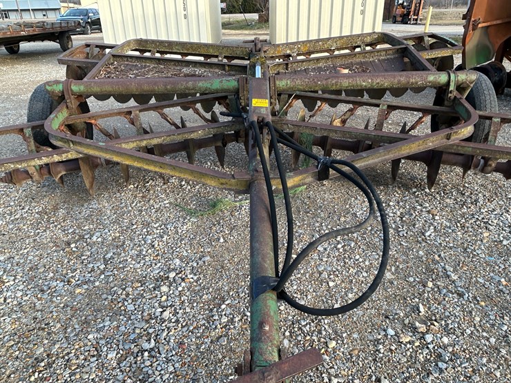 john-deere-8-image-1