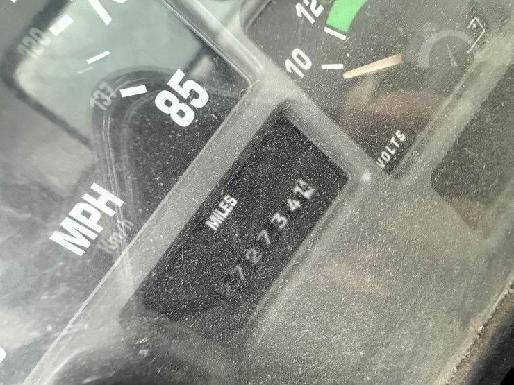 1998-international-4700-image-14