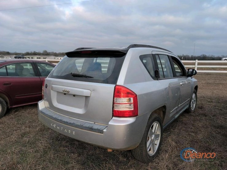 2010-jeep-compass-image-3