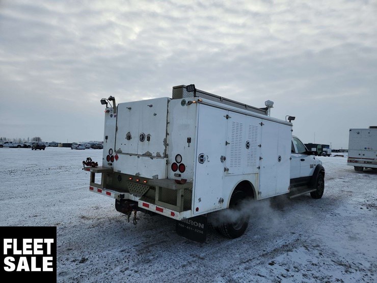 2015-ram-5500-4x4-s/a-service-truck-image-4