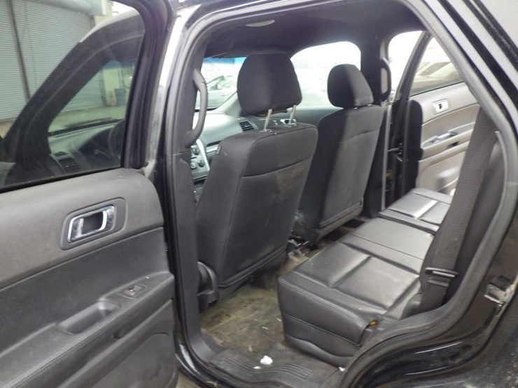 2014-ford-explorer-image-7