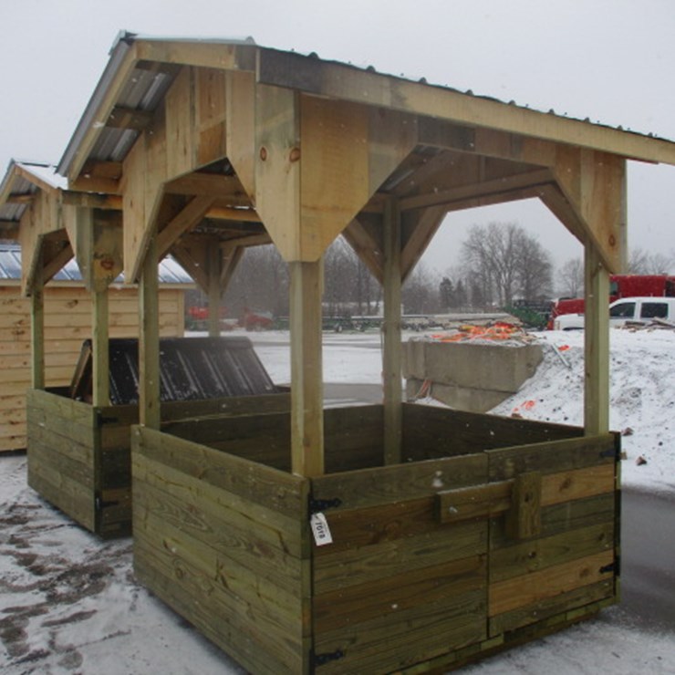 #7019 • 6x6 Bale Feeder