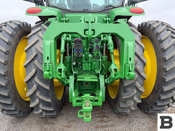 2012-john-deere-8335r-image-37