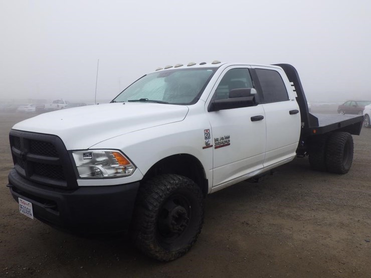 2016-dodge-3500-image-1