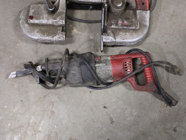 corded-milwaukee-bandsaw-and-sawzall-image-3