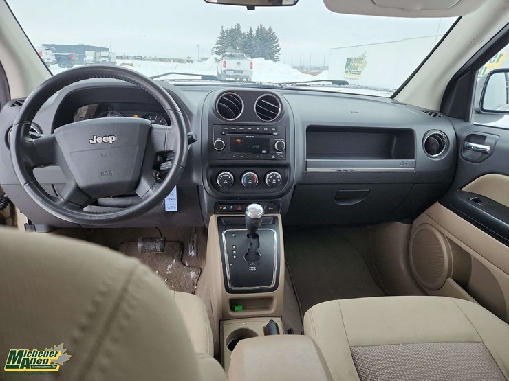 2010-jeep-compass-image-19