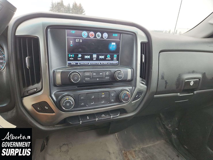 2018-chevrolet-silverado-2500hd-image-23