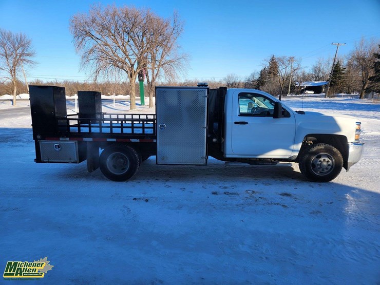 2017-chevrolet-silverado-3500hd-image-9