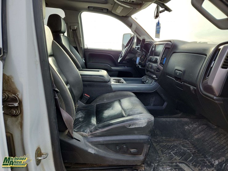 2017-gmc-sierra-3500hd-image-18